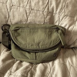 Lululemon All Night Festival bag